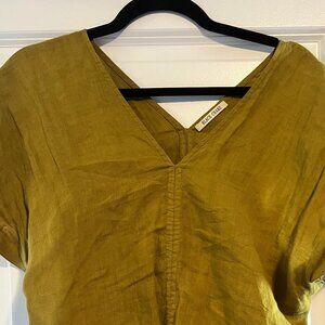 Loose linen top